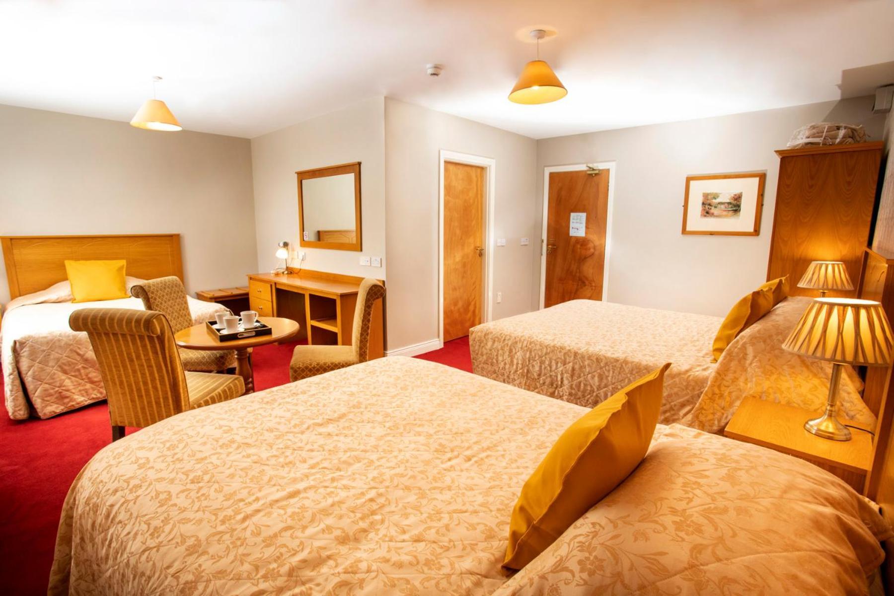 Donegal Manor Hotel Donegal Town Екстериор снимка
