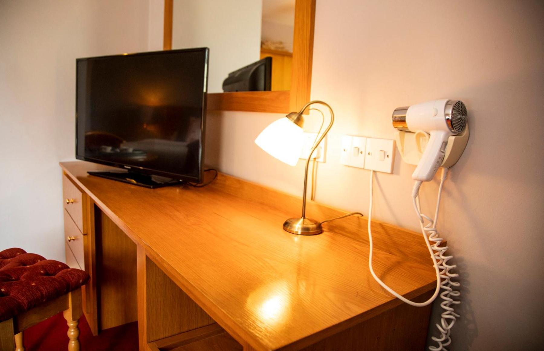 Donegal Manor Hotel Donegal Town Екстериор снимка